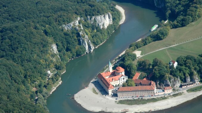 weltenburg-abbey-684837_1920