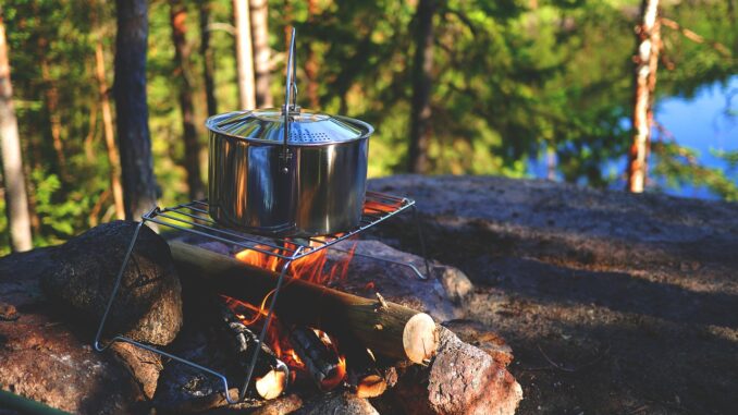 campfire-896196_1280 Kochen am Lagerfeuer